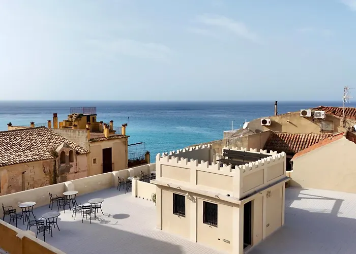 Napoleon 招待所 4*